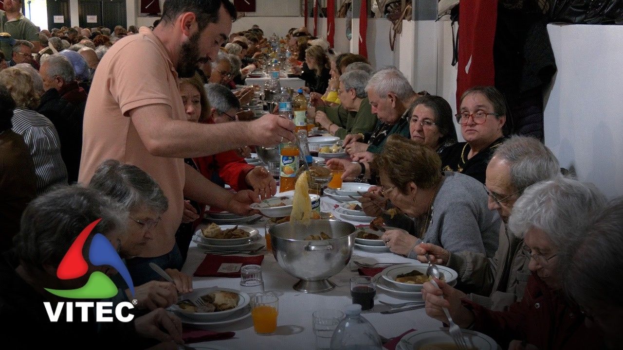 População Sénior de Angra do Heroísmo em almoço em Louvor ao Divino