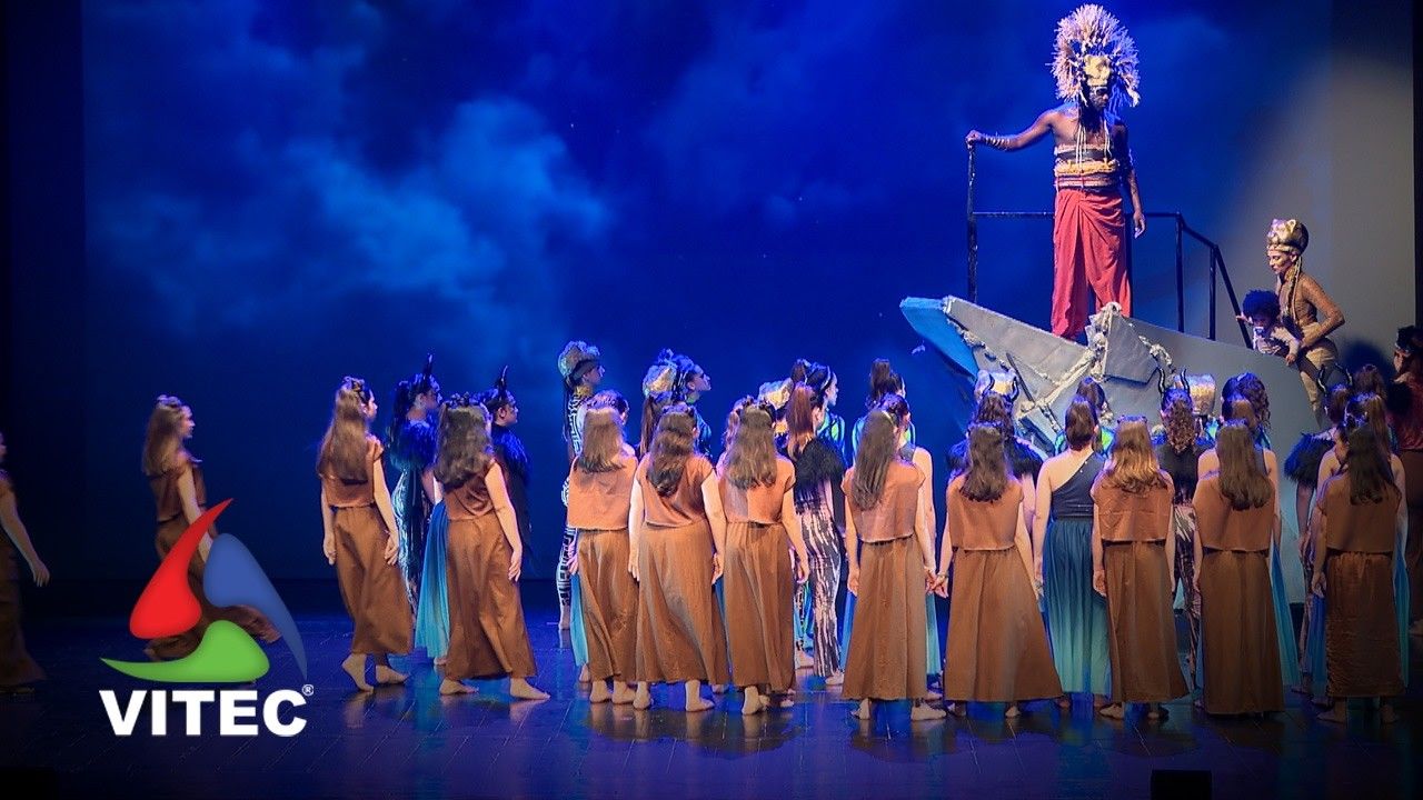 Makkit Dance dança com base no lema "Hakuna Matata"
