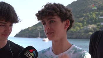 Prainha de Angra em festa para celebrar o Dia Internacional da Juventude