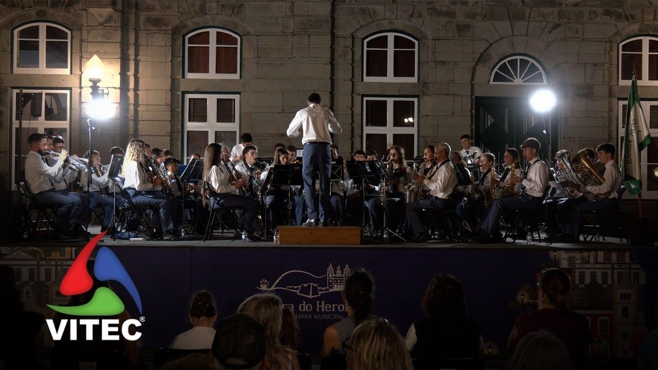 Banda Municipal da Ribeira Brava voou da Madeira até aos Açores